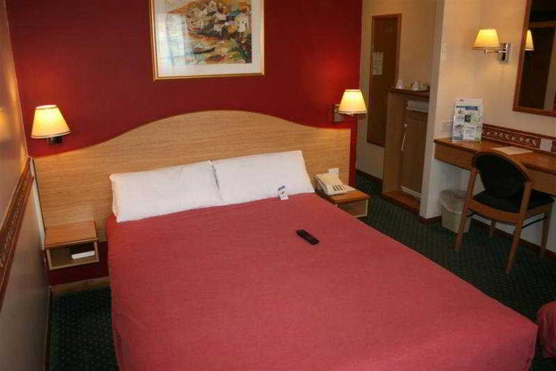 Days Inn Bridgend Cardiff Екстер'єр фото